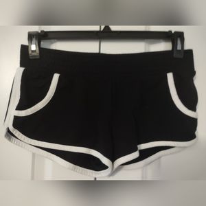 No boundaries size medium cloth shorts